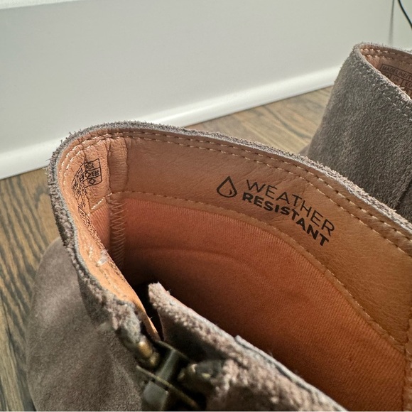 Vionic Madeline Suede Tassel Zipper Block Heel Ankle Boots in Taupe Gray size 7 - Picture 7 of 10